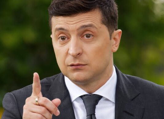 Зеленский планирует пересмотреть вопрос о запрете въезда граждан России на Украину