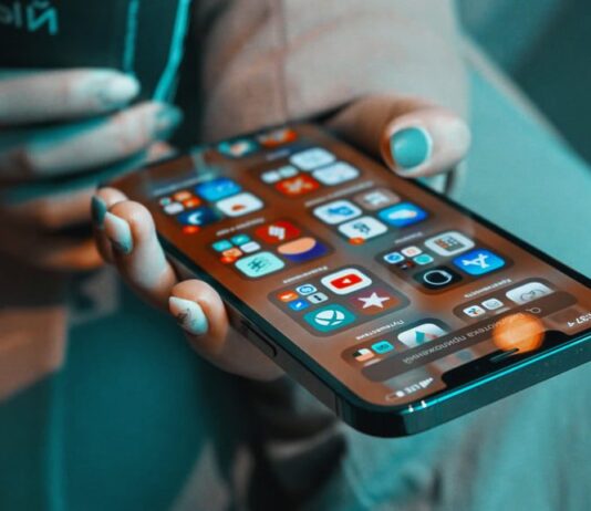 Ремонт iPhone 12: ціна та складність роботи