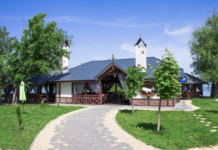 База відпочинку “Маяк” у Кам’яних Потоках: ваш ідеальний вихідний біля води