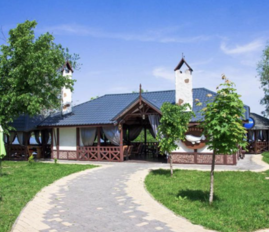 База відпочинку “Маяк” у Кам’яних Потоках: ваш ідеальний вихідний біля води